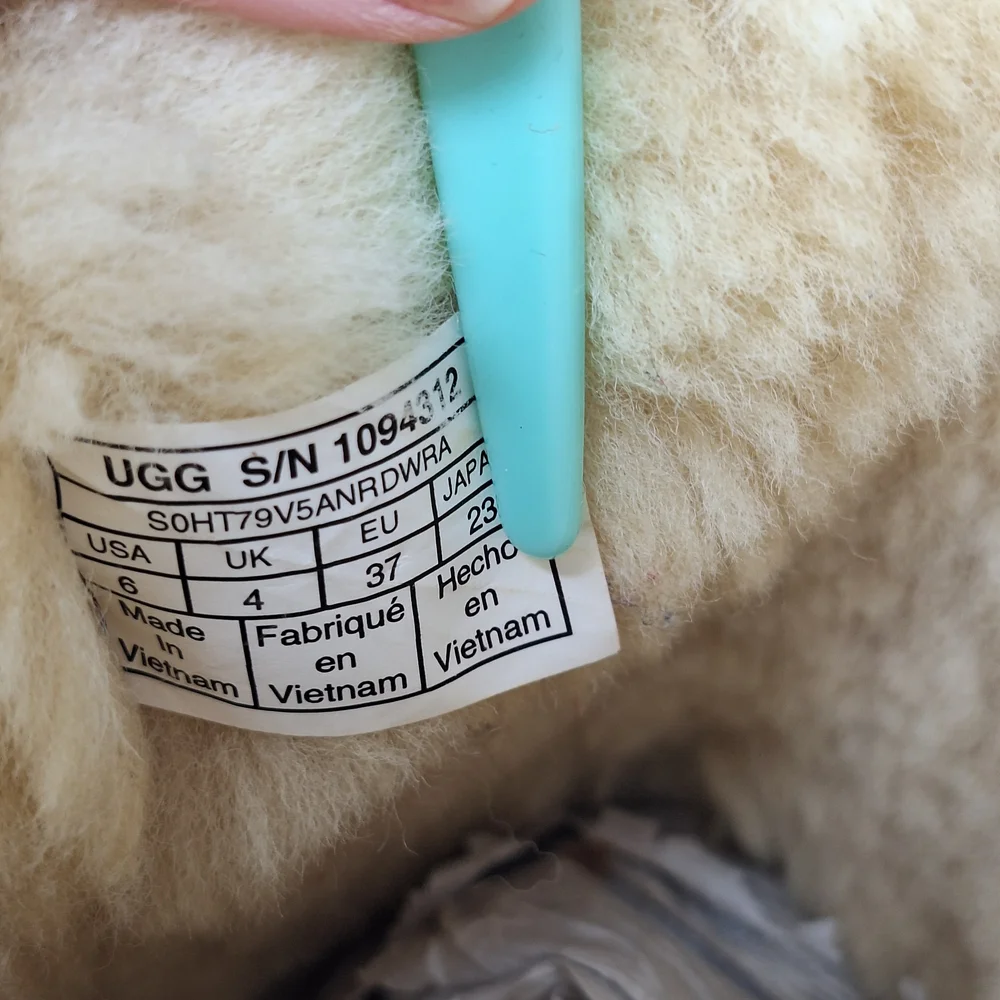 UGG Bailey Bow Corduroy Chestnut With Two Bows